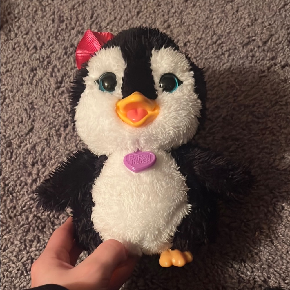 FurReal Friends Happy To See Me My Dancing Penguin Piper